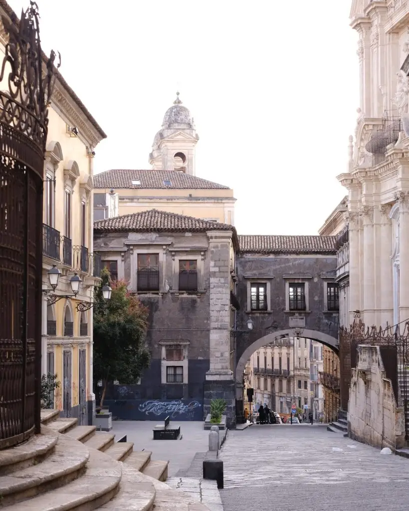 Via dei Crociferi in Catania